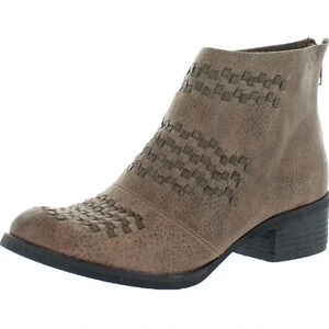 NOT RATED
KYLA FAUX LEATHER WOVEN BLOCK HEEL WESTERN ANKLE BOOTIE